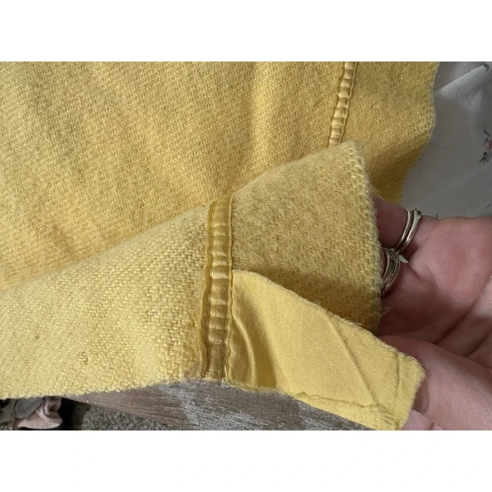 Vintage 70s Kenwood Twin/Full 100% Pure Virgin Wool Gold Blanket Made In Canada